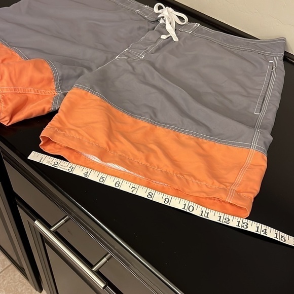 Gap men’s colorblock swim trunks, pockets, mesh lining, grey/orange, sz XL - Picture 12 of 14